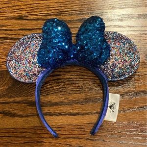 Disney Minnie Ears headband blue glitter “2020” like new